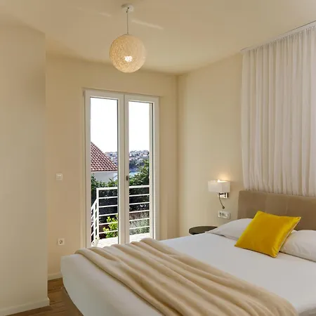 Private Seaside Jacuzzi Villa Anadea * 트로기르