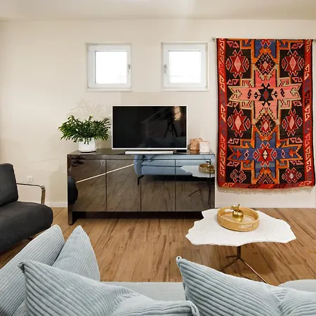 빌라 Private Seaside Jacuzzi Villa Anadea 트로기르