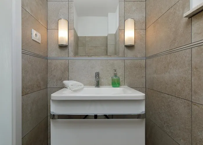 Villa Private Seaside Jacuzzi Anadea *