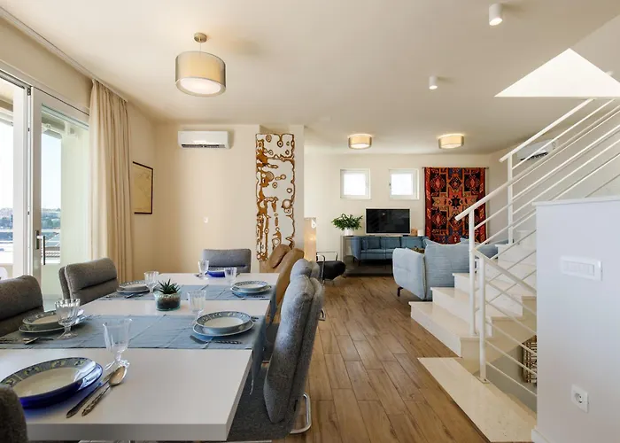 Private Seaside Jacuzzi Anadea Trogir