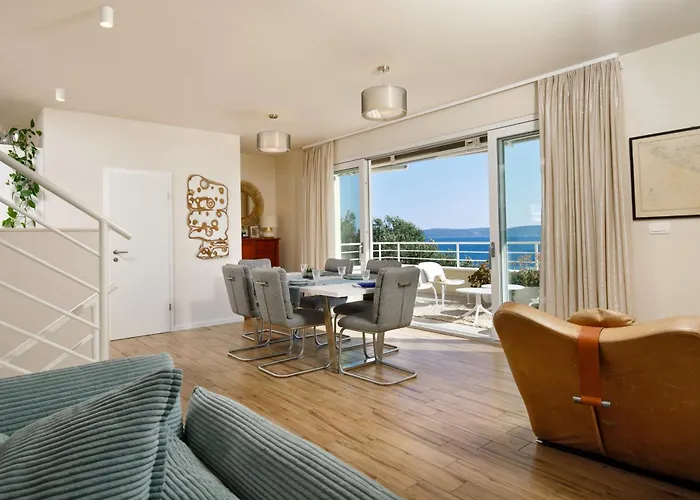 Private Seaside Jacuzzi Anadea Vila
