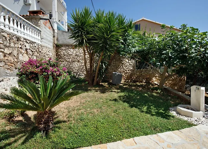 Private Seaside Jacuzzi Anadea Vila *
