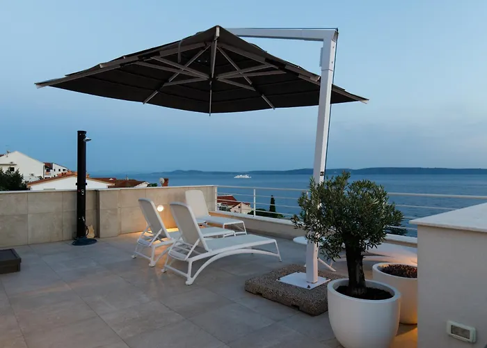 Private Seaside Jacuzzi Anadea Vila Trogir