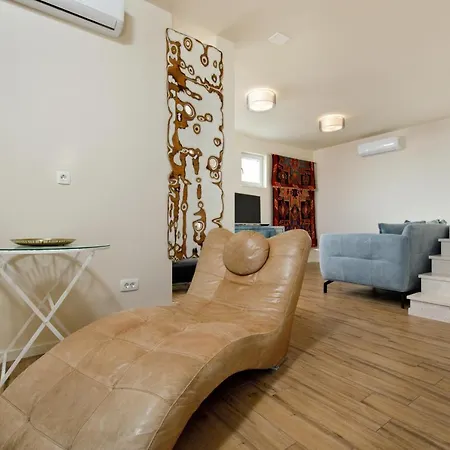 Private Seaside Jacuzzi Villa Anadea * トロギール