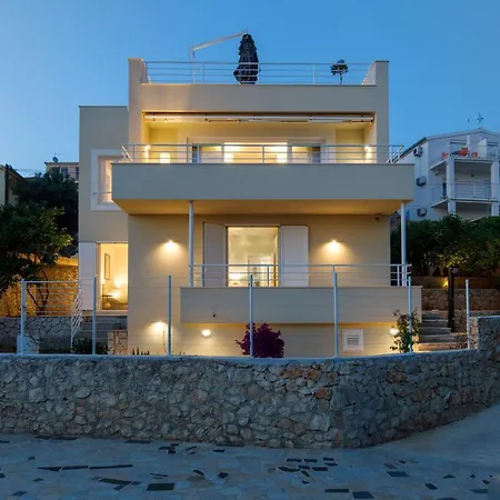 Private Seaside Jacuzzi Villa Anadea ヴィラ