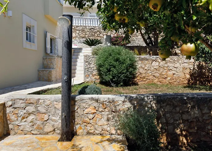 Private Seaside Jacuzzi Anadea וילה