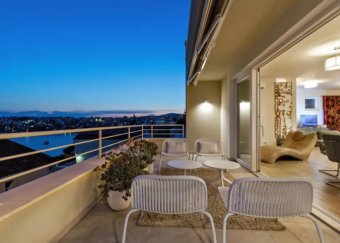 Private Seaside Jacuzzi Anadea וילה *