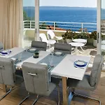 Private Seaside Jacuzzi Anadea *