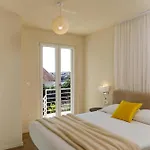 Private Seaside Jacuzzi Anadea * Trogir