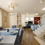 Private Seaside Jacuzzi Anadea Trogir