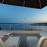 Private Seaside Jacuzzi Anadea Trogir