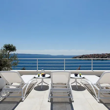 Private Seaside Jacuzzi Anadea Villa Trogir