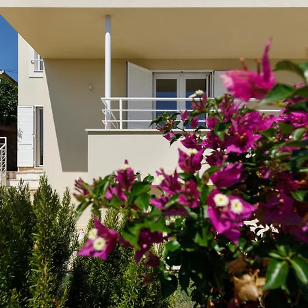 Private Seaside Jacuzzi Anadea Trogir