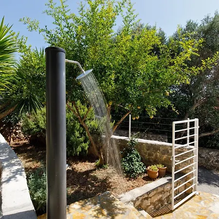 Private Seaside Jacuzzi Anadea
